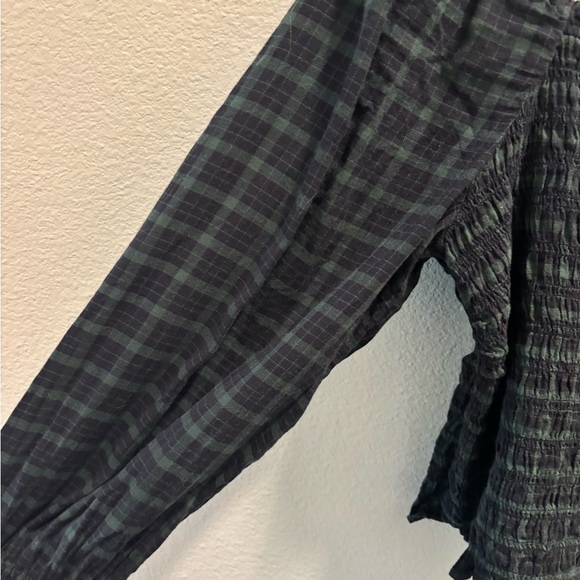 Madewell Lucie Bubble-Sleeve Smocked Top in Plaid, size L - Picture 7 of 9